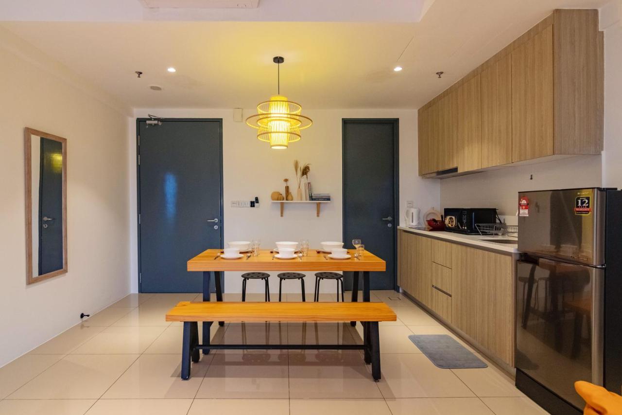 Tropicana 218 Macalister X Airlevate Suites George Town Exterior photo